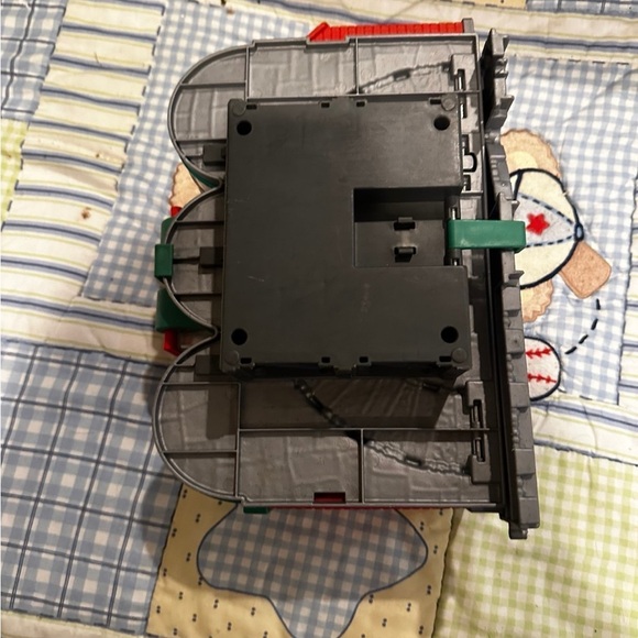 Thomas and friends Knapford Station Fold & Play Playset - Picture 11 of 12